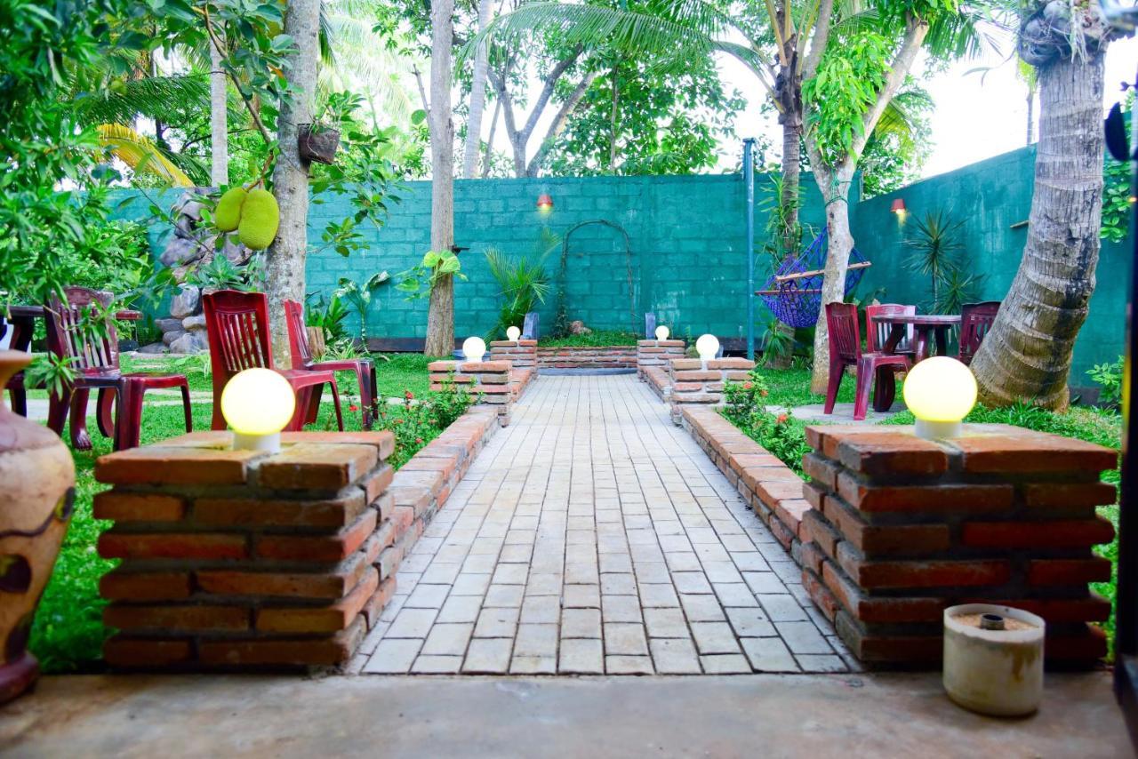 Hotel Moonstone Anuradhapura Zewnętrze zdjęcie
